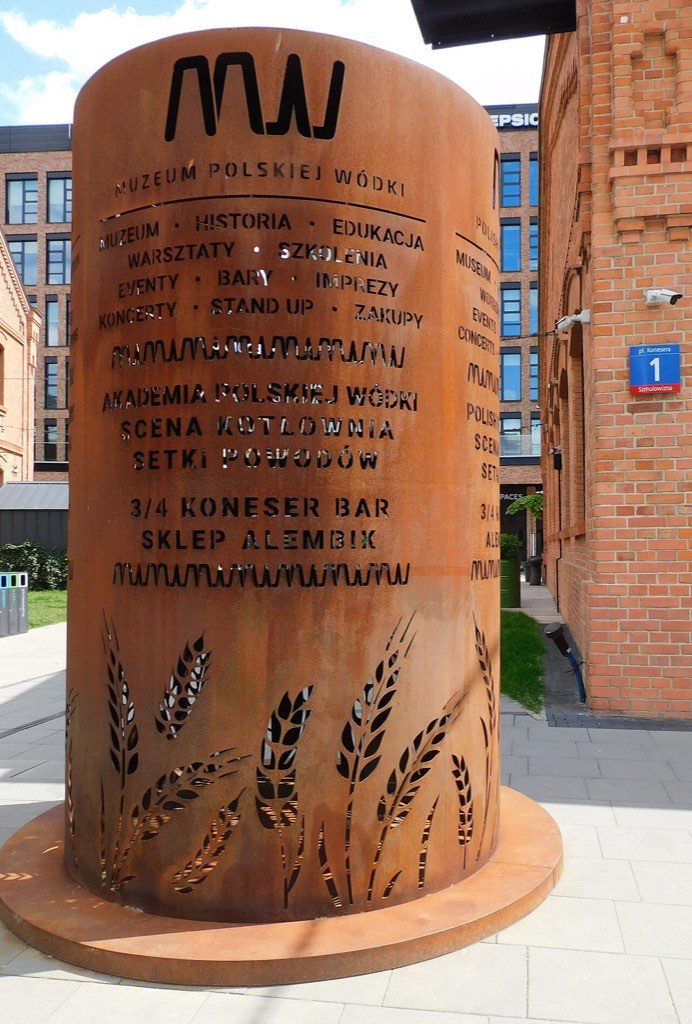 Znak Polish Vodka Museum pred vhodom